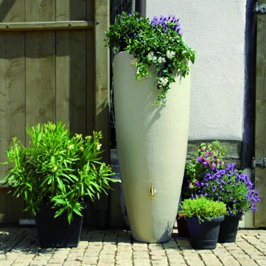 Tendance Jardin - recupérateur d'eau enfin relookés - Les Doigts Fleuris