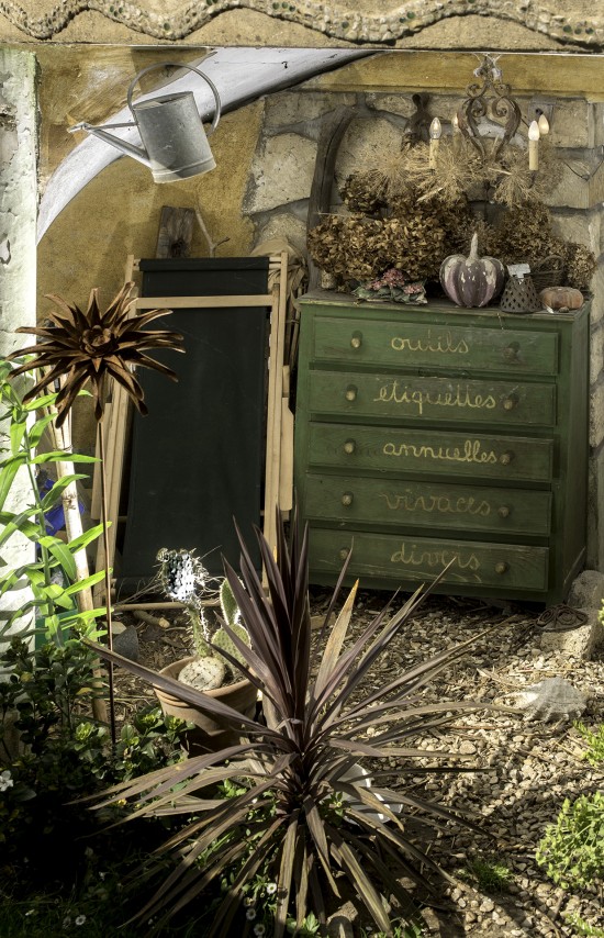 Un meuble pour ranger ses outils de jardin - Les Doigts Fleuris