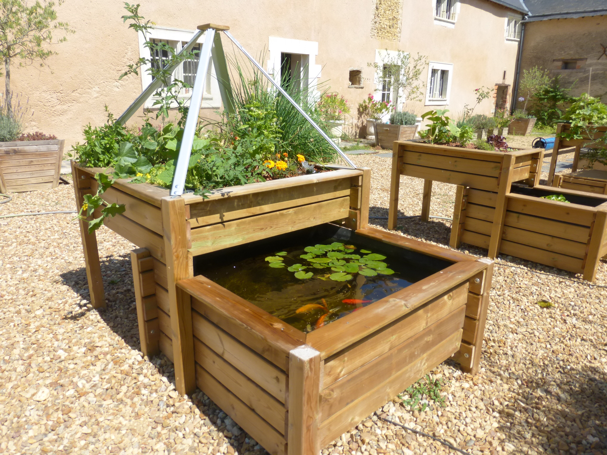 bassin de jardin en hauteur